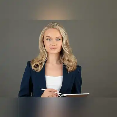 何蔚